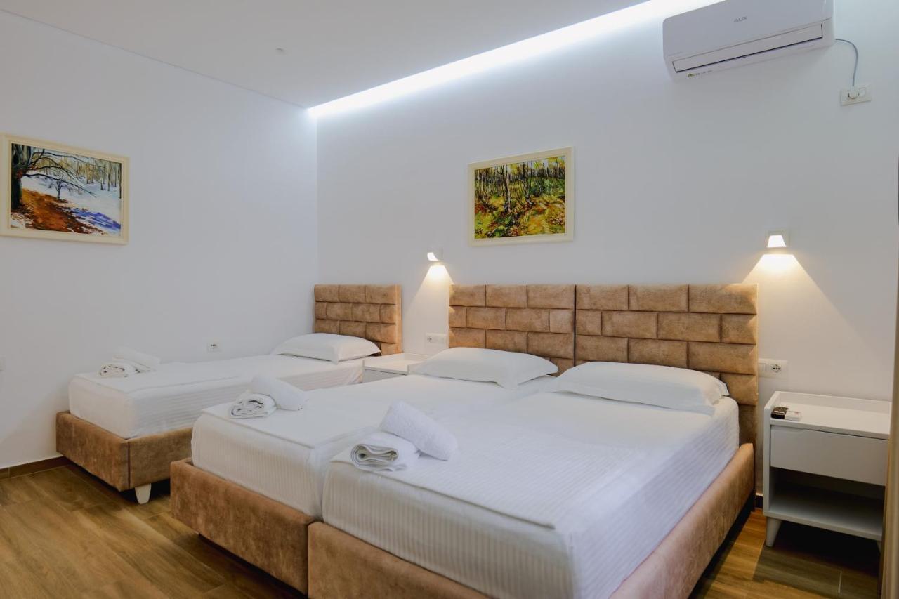 Vila Jon'A Sarandë Exterior foto