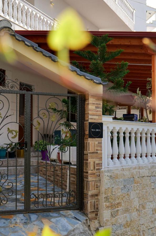 Vila Jon'A Sarandë Exterior foto