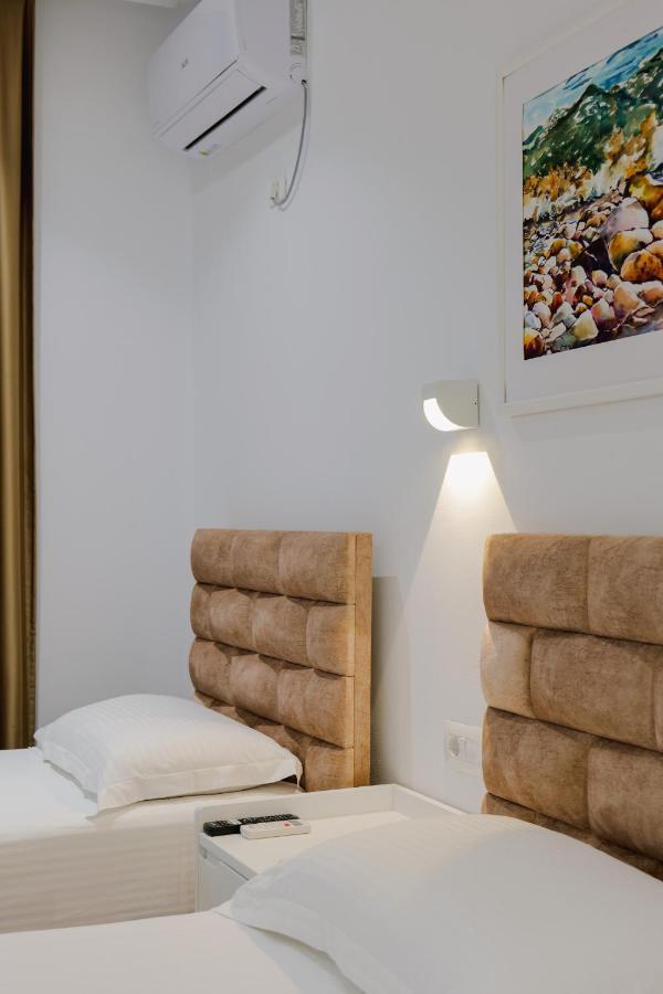 Vila Jon'A Sarandë Exterior foto