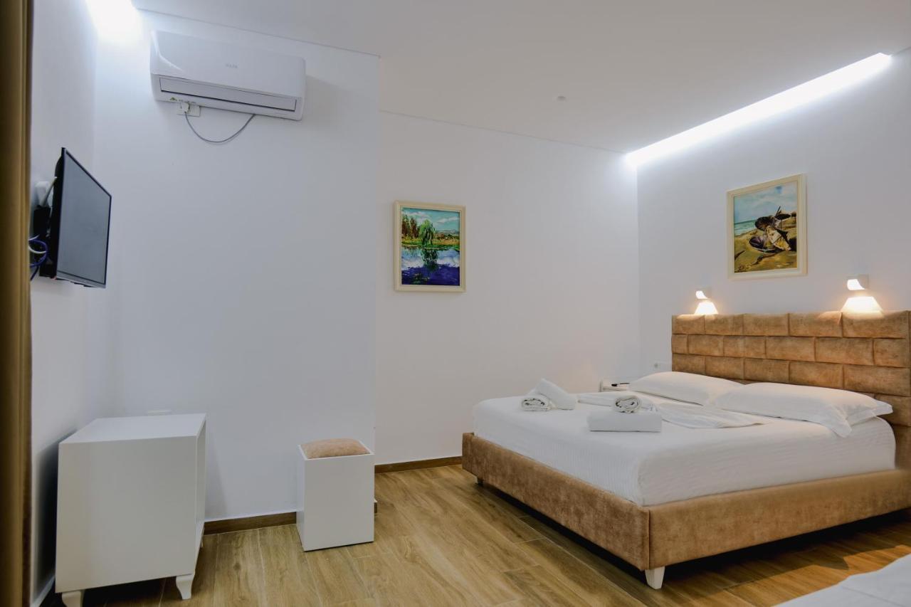 Vila Jon'A Sarandë Exterior foto
