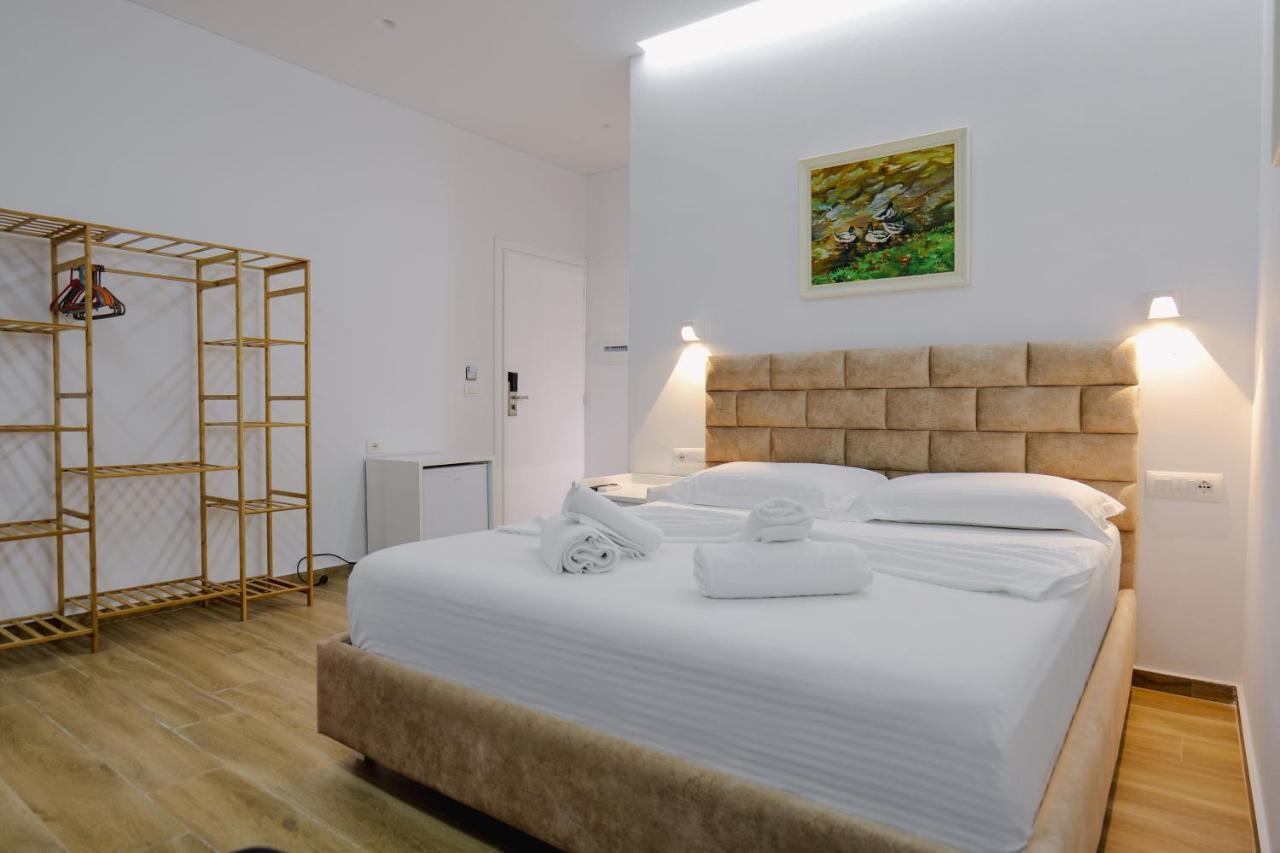 Vila Jon'A Sarandë Exterior foto