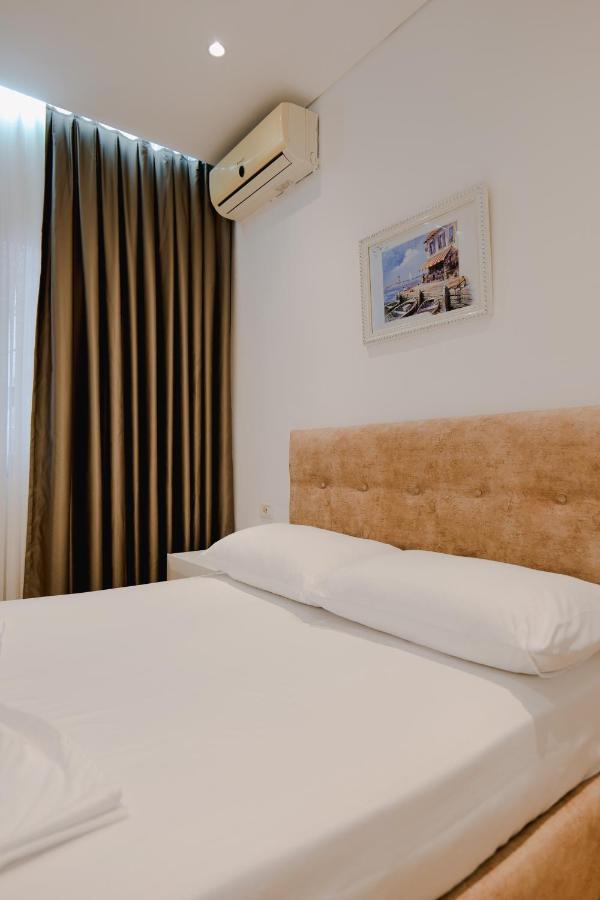 Vila Jon'A Sarandë Exterior foto