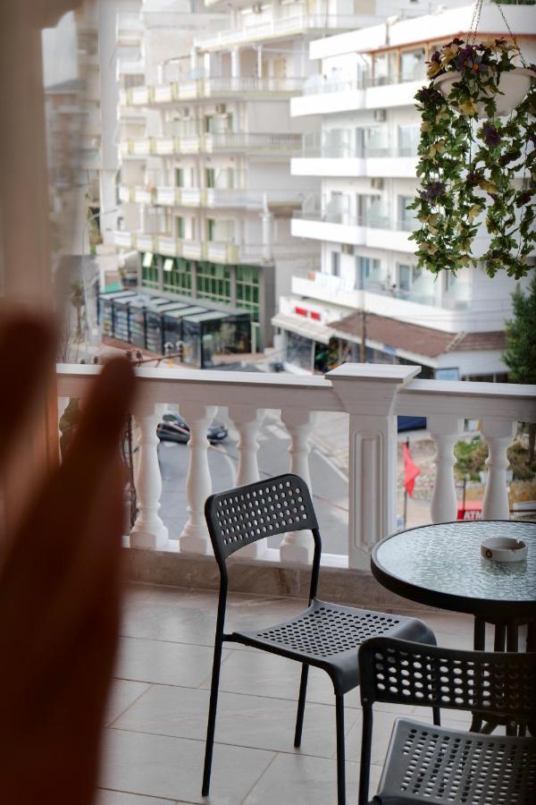 Vila Jon'A Sarandë Exterior foto