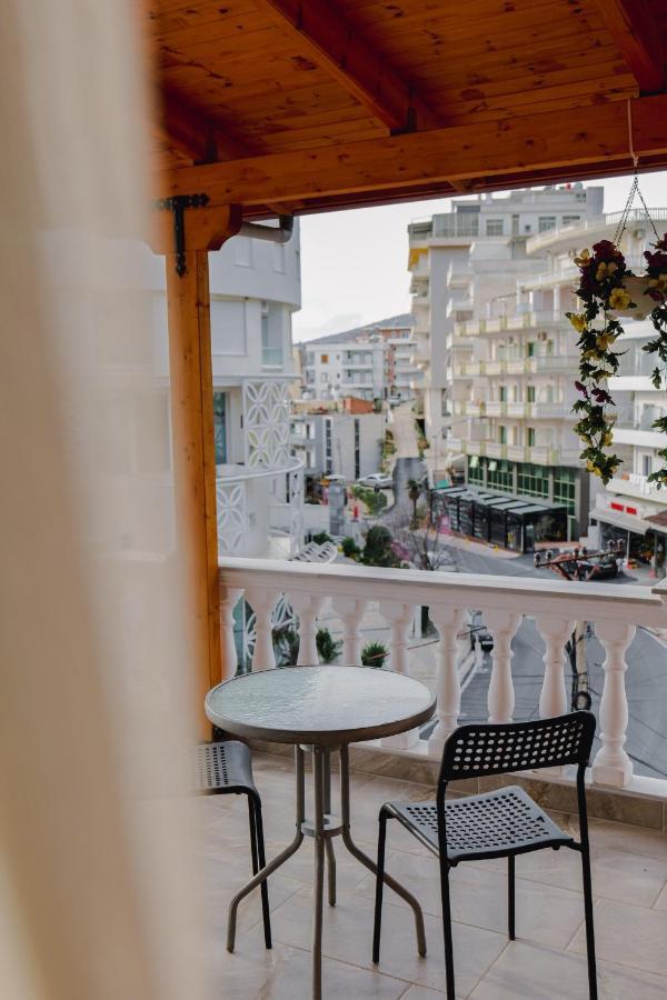 Vila Jon'A Sarandë Exterior foto