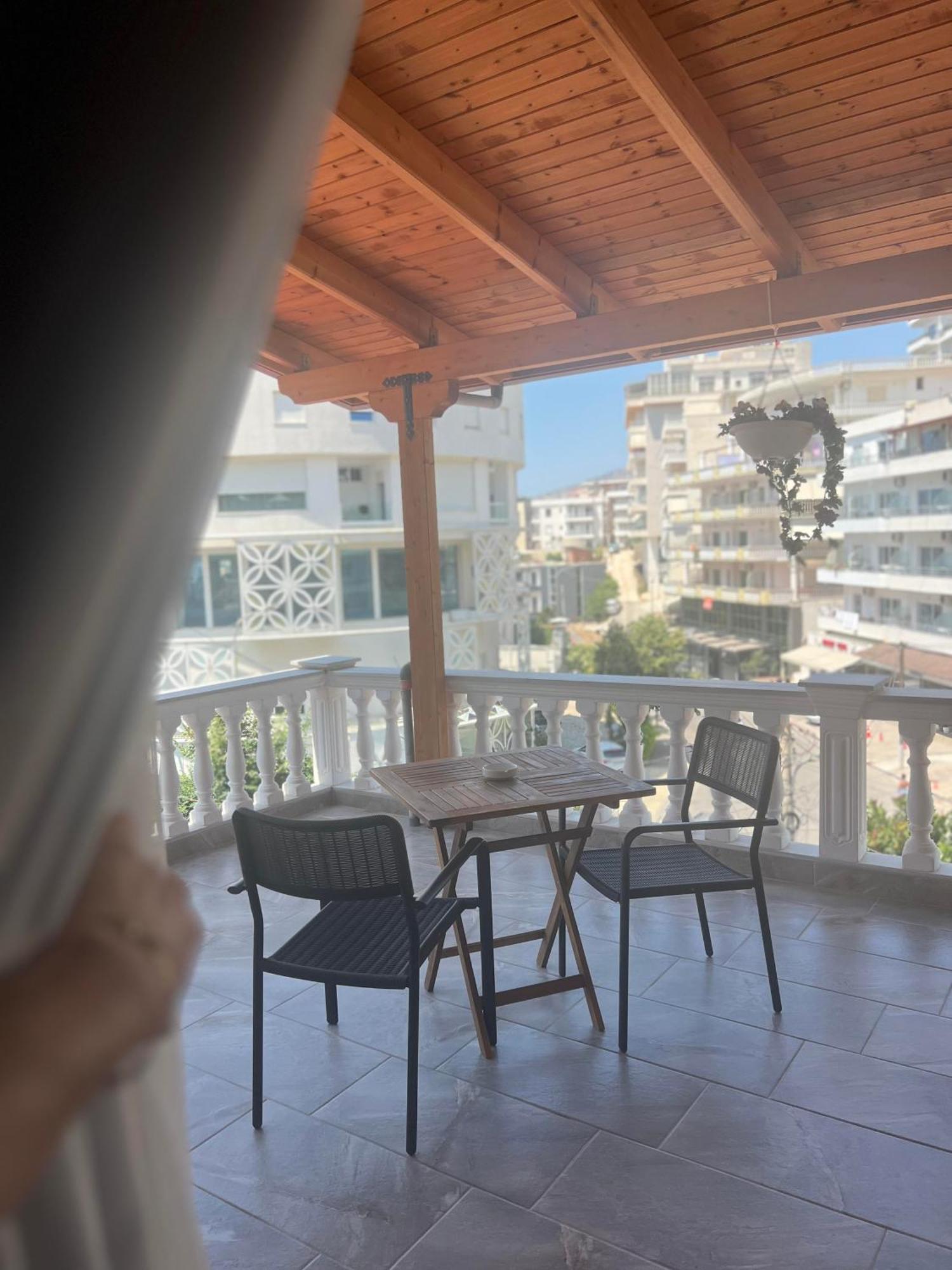 Vila Jon'A Sarandë Exterior foto